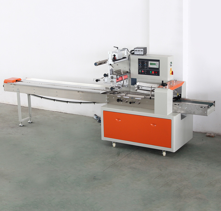 Automatic Baby Diapers flow packing machine.jpg