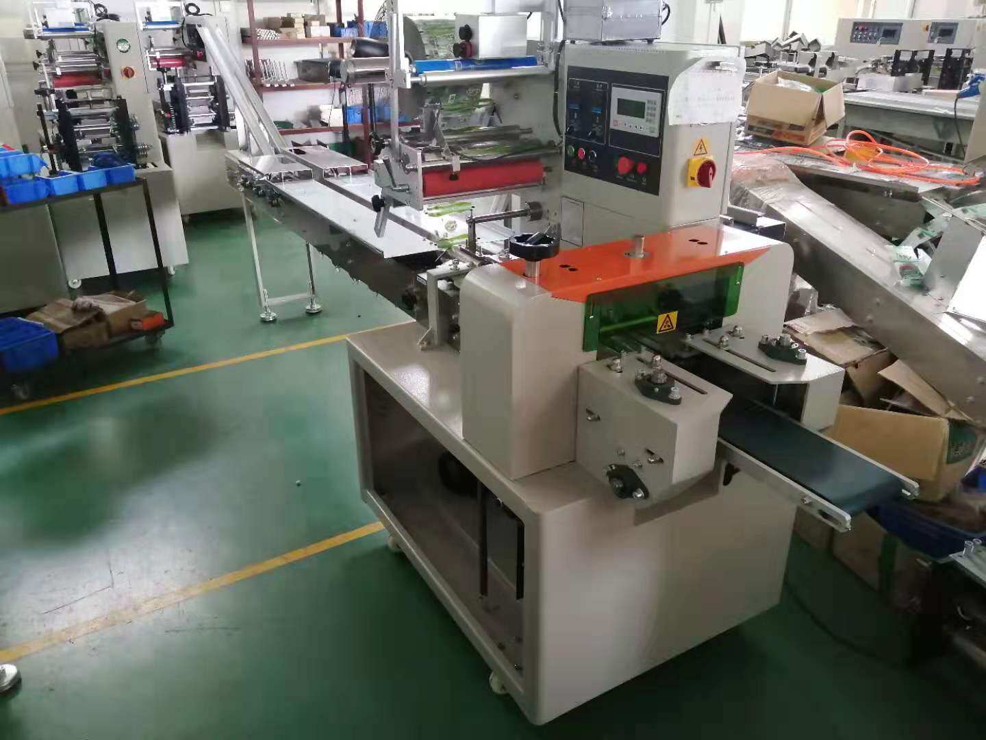 automatic cookies packaging machine on edge