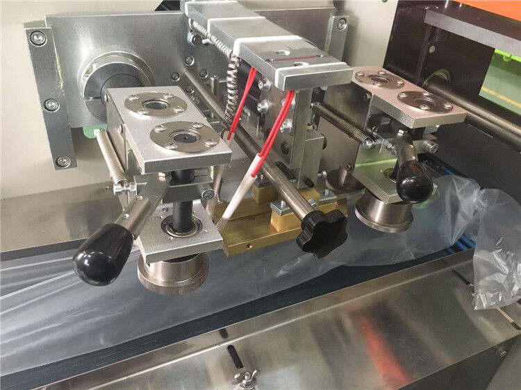 Máquina de embalaje de cuchara de plástico
