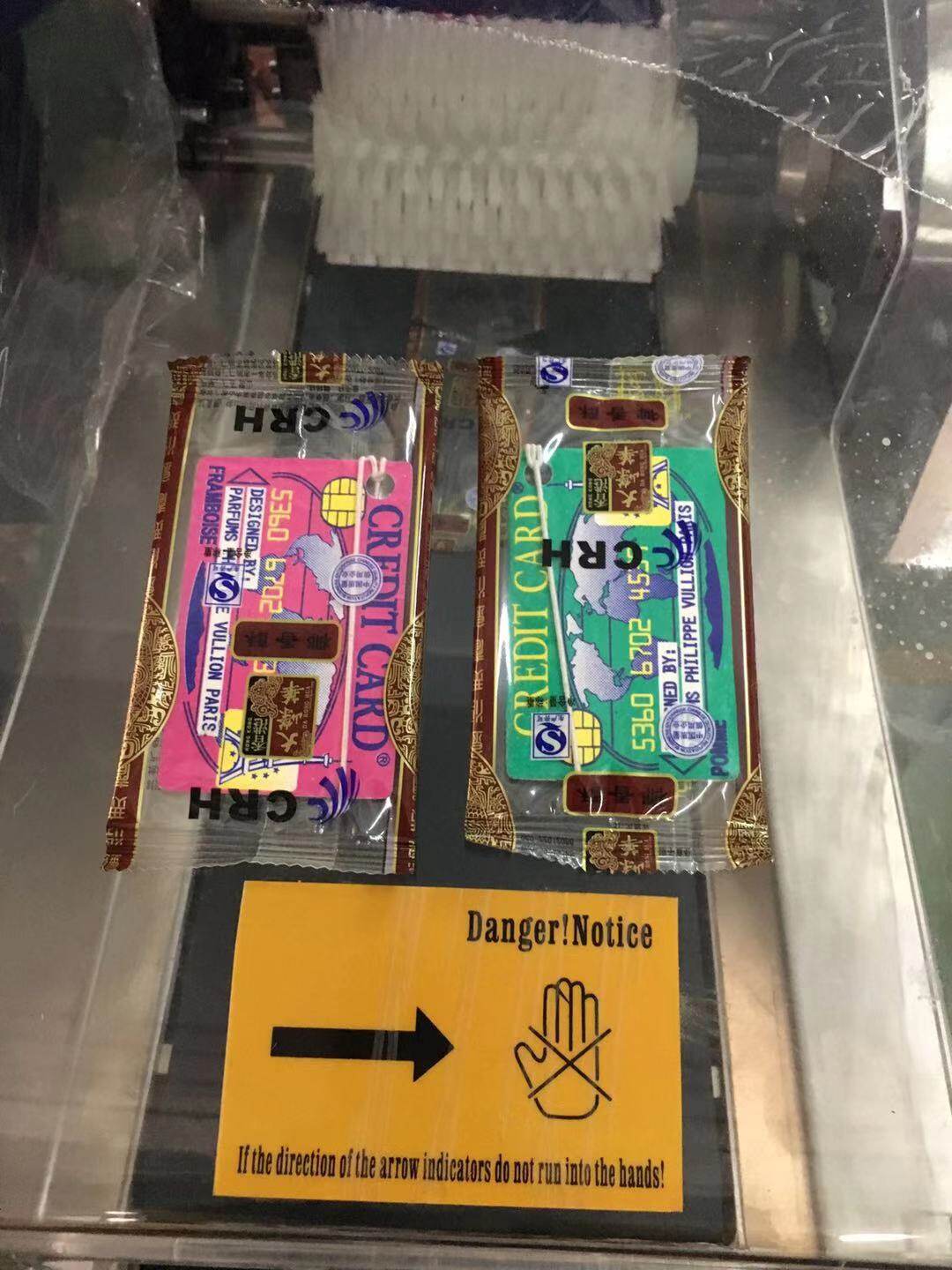 empaquetadora de tarjetas de papel