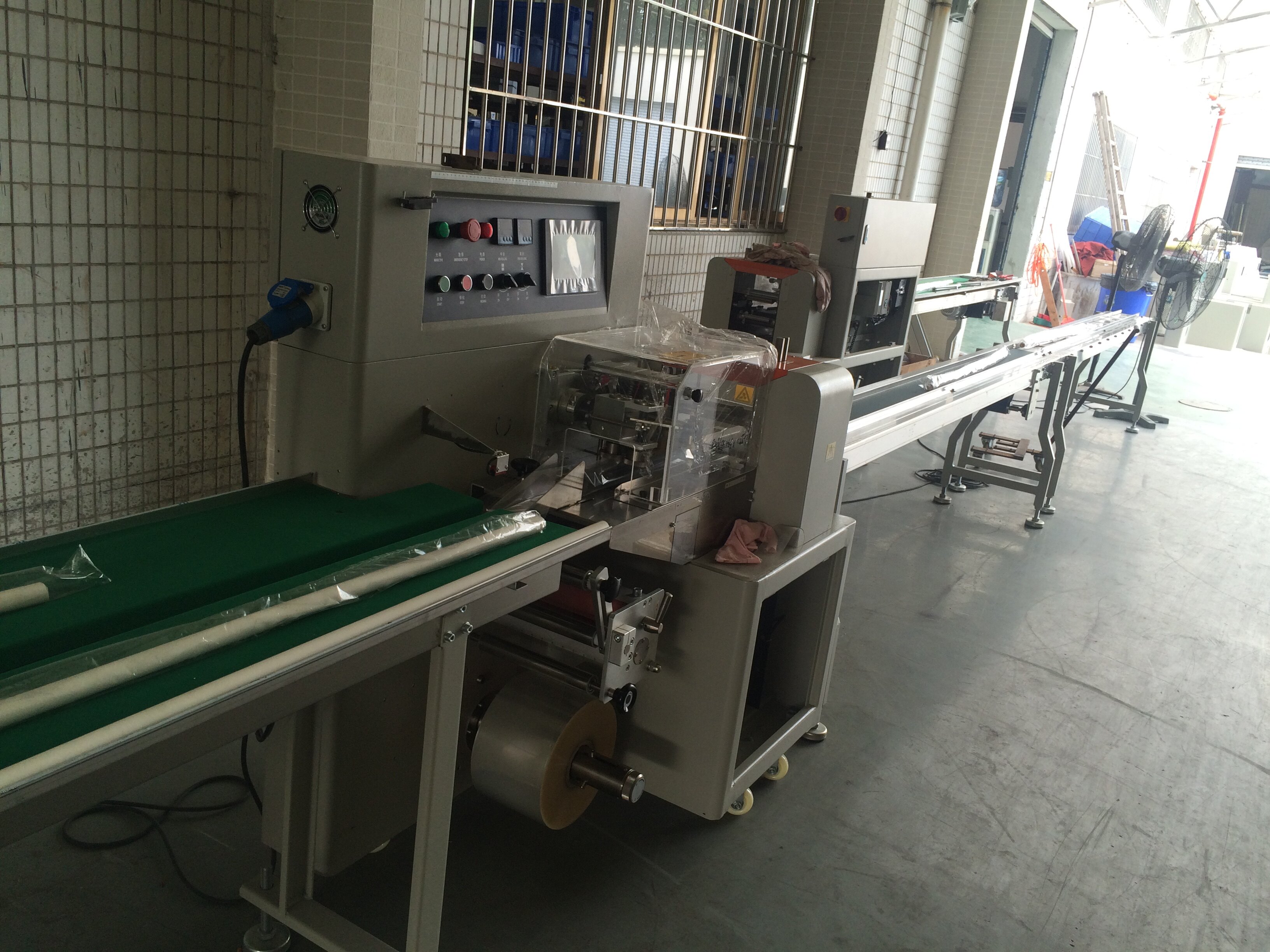 Automatic long Tube Pipe bag Flow wrapping  machine