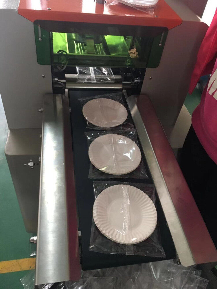Máquina de embalaje de vajilla desechable con plato de papel