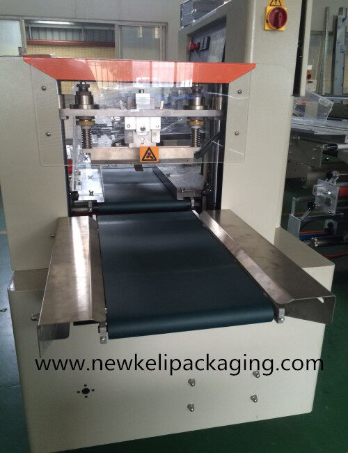 Fresh Fruit And Vegetable Flow Packaging Machine